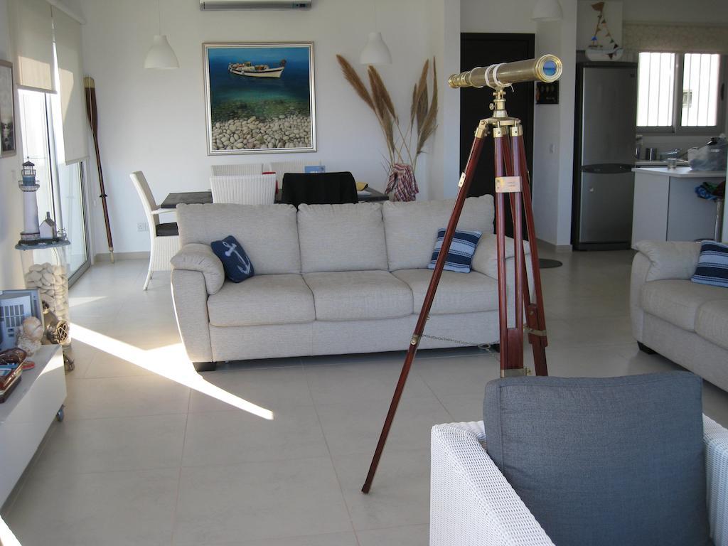 Trident Beach Apartment プロタラス 部屋 写真